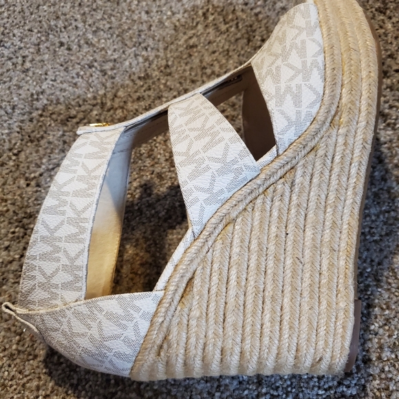 Michael Kors platform sandals - Picture 5 of 5